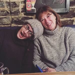 Meet your Posher, Hillary